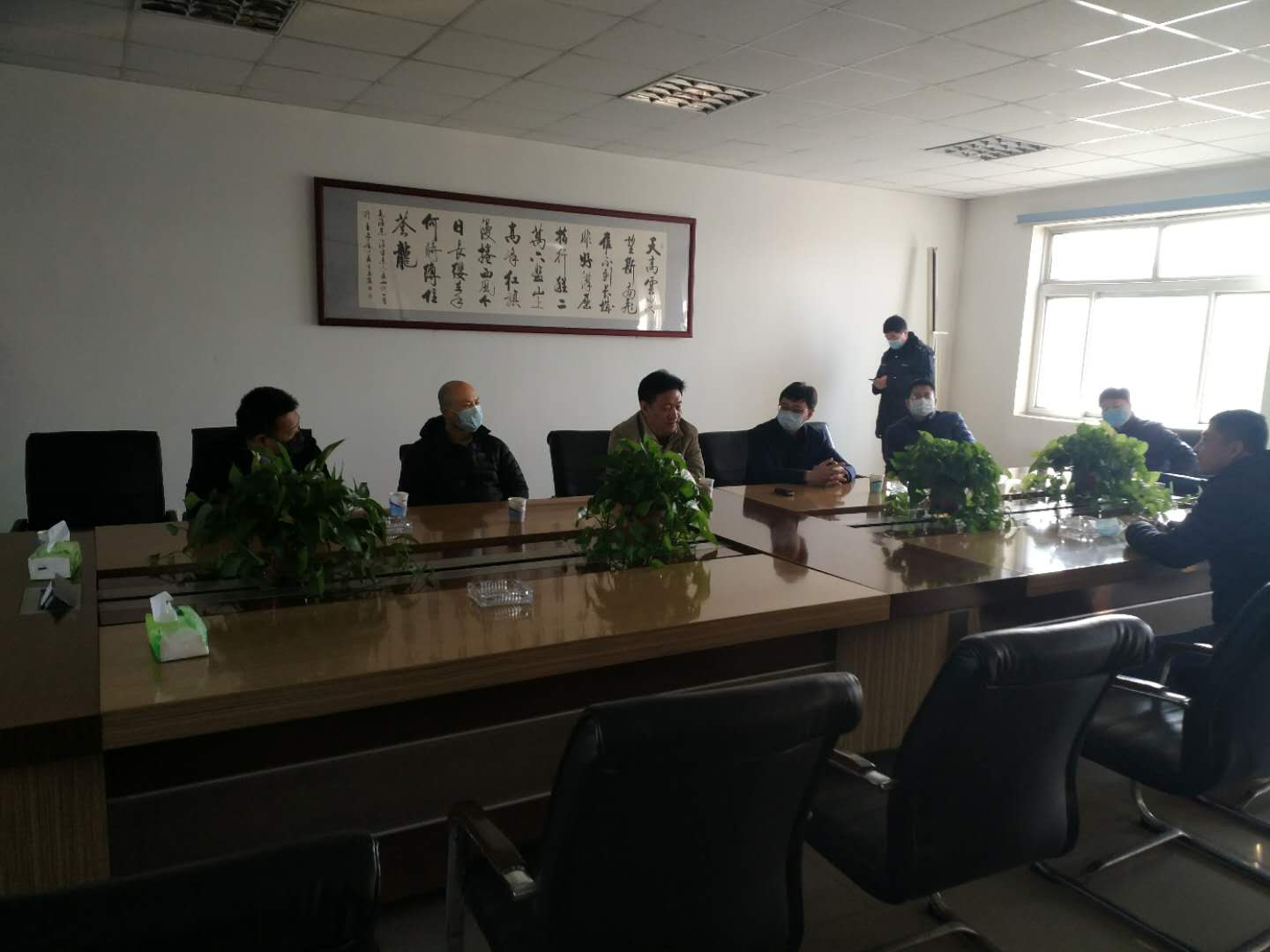 縣人大主任,住建局及鎮領導到我單位檢查指導新冠肺炎防疫及復產復工情況。